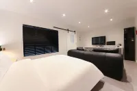 Gwangju W Lounge Hotel