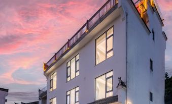 MoxiCourtyard Villa;AccommodationforLeisure andVacationwithMountainViews(WuyuanHualiScenicAreaStore)