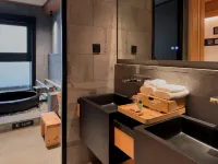 Huanren Jiuju Anlan Hot Spring Hotel - balcony