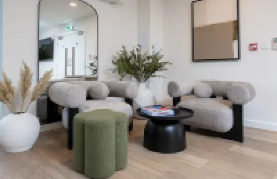 Roomspace Apartments - Walton Court Hotels in Walton-on-Thames