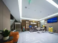 Jiduo Hotel (Shizhu County) - parking