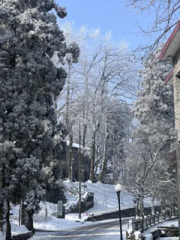 Grand honor Serenity villas（ Guling Street Store ） Hotels near Jinxiu Valley