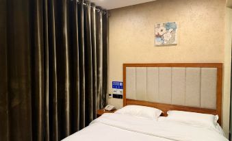 May Flower Hotel (Yanji Yanbian University Floating Market Branch)