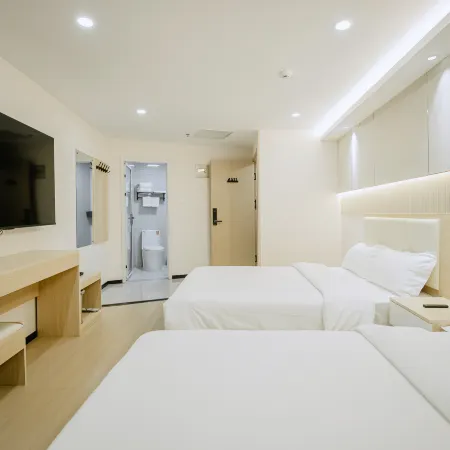Manting Hotel (Qingdaobei Railway Station Licun Night Market)