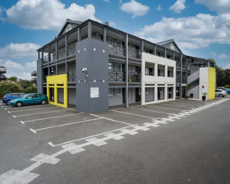 B&Bホテル ヴァンヌ東 ゴルフ・デュ・モルビハン バンヌのホテル