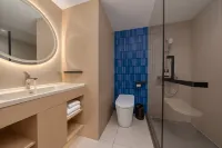 Huiyue High-Rise Hotel (Wuhan Hongshan District Guanggu Plaza) - Esports
