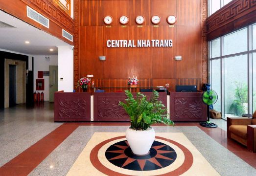 홀리데이 센트럴 외관