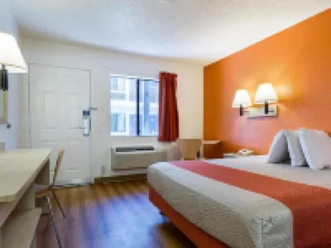 邁措沃南6號汽車旅館 梅薩酒店