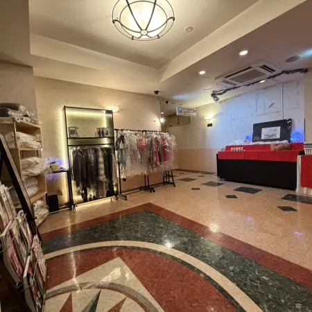 HOTEL MAYFAIR (Adults Only)
