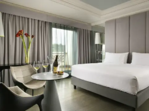 โรงแรมลีออง เพลซ