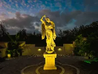 TravelingRaven Resort Hotels near Baodingwan