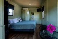 Longreach Tourist Park - balcony