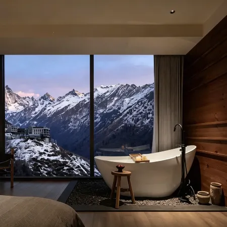 Yanlan Xue Xiu · Snow - domain Secret - land Homestay (Siguniang Mountain Scenic Area Store)