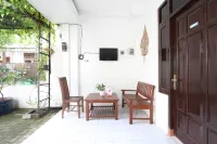 OYO 95108 Nareswari Homestay Syariah - parkir