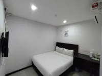 DCozy Hotel