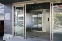 Trive Meieki Nishi 204 Hotel di 