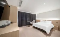 Mokpo Place Hotel - balcony