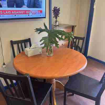 Sweet home in Goodwin Hill Dining/Meeting Rooms