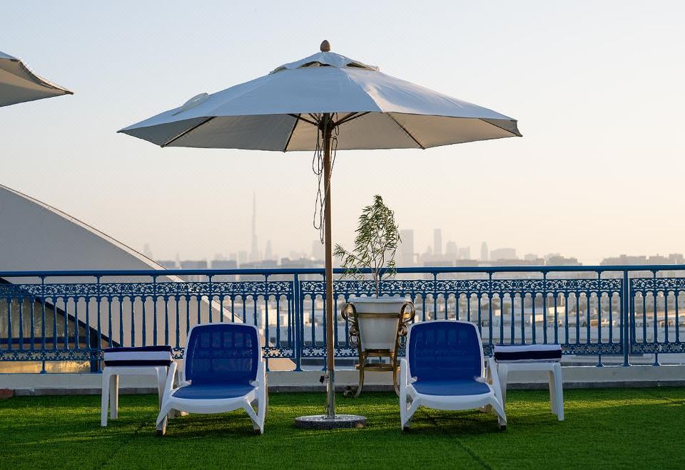Luxe Grand Hotel