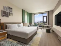 Holiday Inn Mile Hotels in Mile