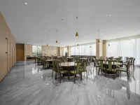 Xinhu Bay Resort Hotel (Chuxiong Xinghai Lake High-speed Rail Station Branch) Hotels in Chuxiong City