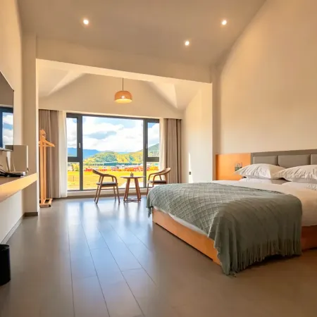 Lugu Lake · Clouds Lakeside Luxury Vacation Homestay