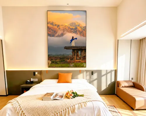 Nayako Courtyard Hidden Garden (Lijiang Ancient City Waterwheel Shop) Hotels near Square Street
