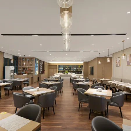 Dongfang Lizhi Hotel (Chengdu Chunxi Road Taikoo Li)