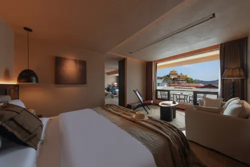 Boye Jibai · Geometric Space · Light & Shadow Aesthetics · View Holiday Art Villa - 4-Star