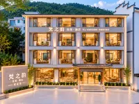 Fan Retreat · Riverside View Boutique Inn (East Gate, Mount Fanjing) - 3-Star