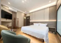 Qingyin Xiaozhu Homestay (Baoshan Banqiao Qinglong Street)