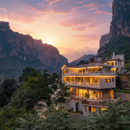 Huguan · Banshan Jian Yue Moon Hill Boutique Stay (Baquan Gorge Scenic Area)