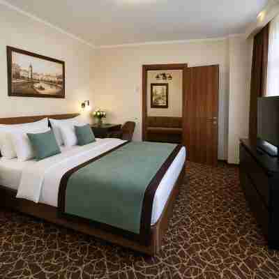 Raymond Hotel Rooms