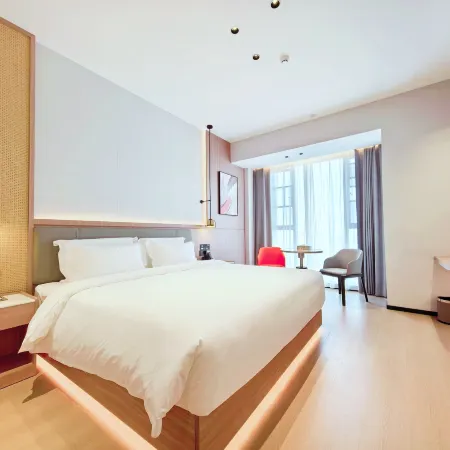 Yashe Hotel (Qianjiang High-Speed Railway Station Ecological Lobster City)
