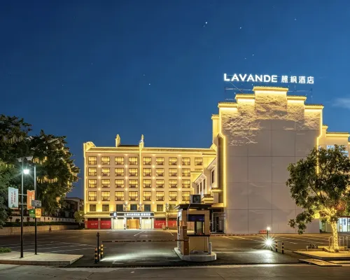 Lavande Hotel Doumen Center zhuhai City Hotel in zona Tempio Jintai