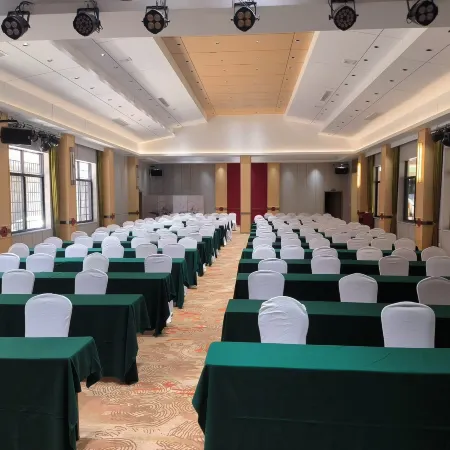Shenzhou Mingzhu Hotel