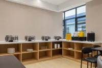 Duhui Li Hotel (Xingyi Jushan Square Dream City) - 3-Star