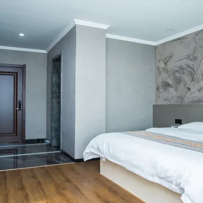 Fujin Four Seasons Home Inns Hotels in de buurt van Seven Star Tourist Town