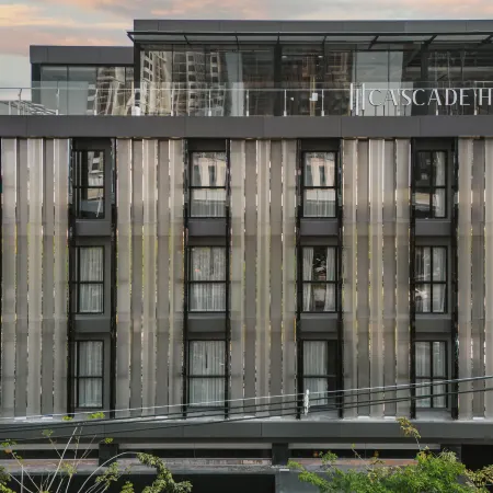 Cascade Hotel Отели рядом с достопримечательностью «Мост Рама 3»