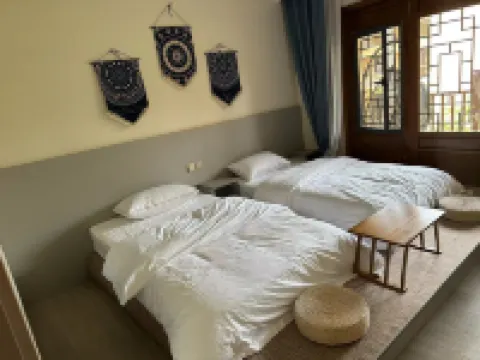 Fuxian Lake No.8 Inn (Guanglong Town)