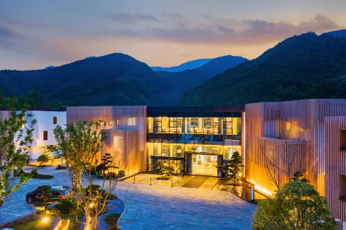 MANZIRAN Hotel