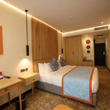 PrideInn Westlands Luxury Boutique Hotel Отели рядом с достопримечательностью «Уэстлендс»