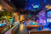Eleven Eleven · Flower Dream Inn - bar