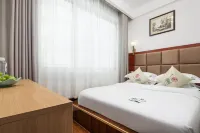 Famous Hotel (Yangshuo West Street)