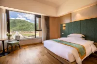 Yulong Hotel