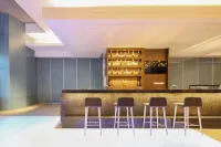 Novotel Hotel Shanghai Pudong by Accor (Free shuttle bus） - bar