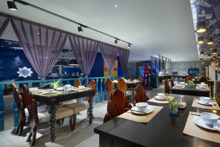 Meet Wonderland Art Hotel (Kunming Dianchi, Haigeng Park, Aiqinhai) Отели рядом с достопримечательностью «Yunzi Museum»