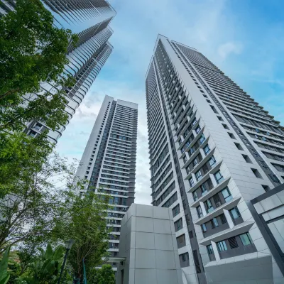 HEYSTON Executive Apartment (Shenzhen Dayun Zhongxin Sports Center Longcheng Park Subway Station) Hotels near Shenzhen Institute of Information Technology