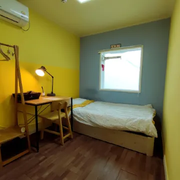 24 Guesthouse Sinchon Avenue Отели рядом с достопримечательностью «Мапхогу»