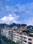 Vienna Hotel(Hezhou Lingfeng Plaza Diversified Global City Store)